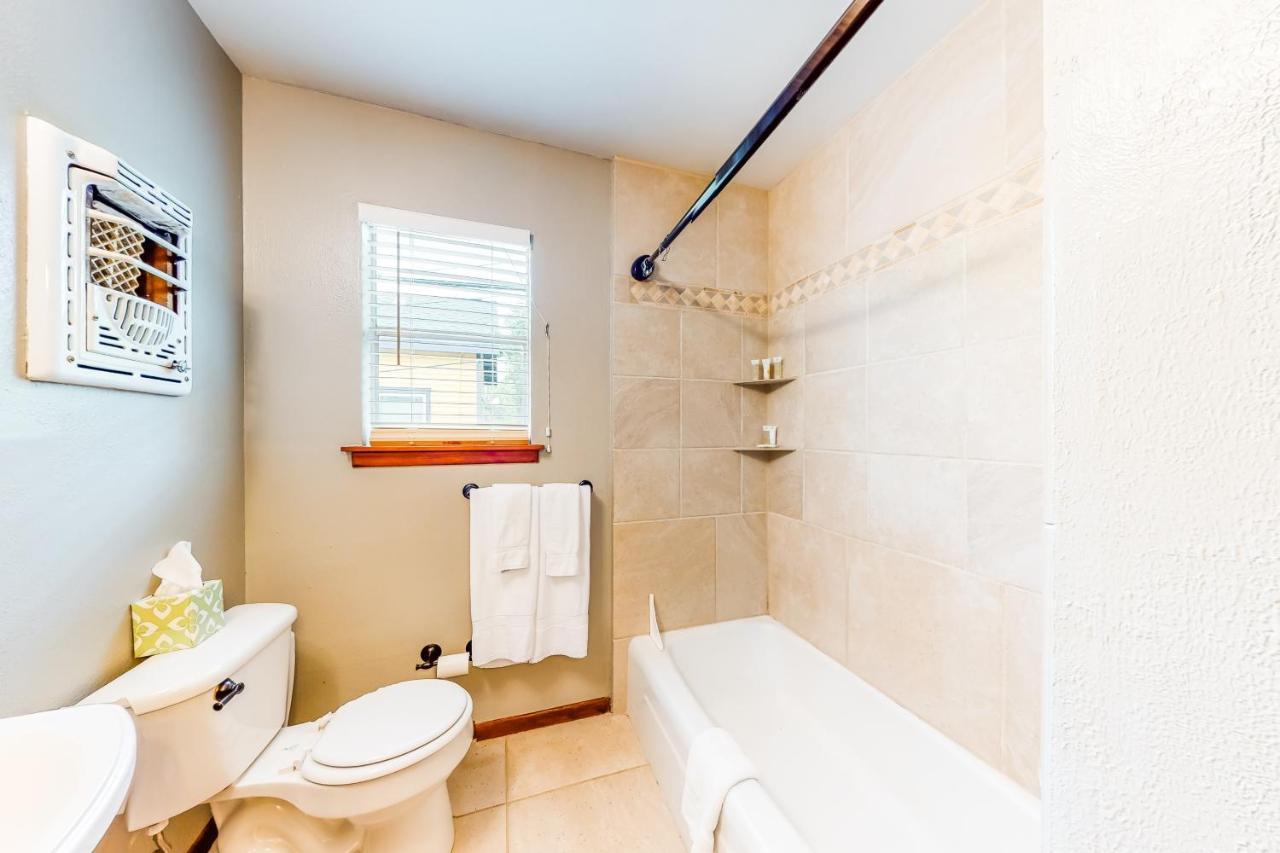 Backyard Escape Apartment Galveston Ngoại thất bức ảnh